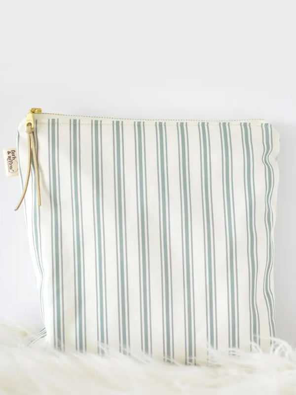 Water Resistant Wet/Dry Bag Baby-Kids : Parent : Gear : Travel : Nursery : Bath Fern & Arrow Water Resistant Wet/Dry Bag for Baby | Colored Organics®
