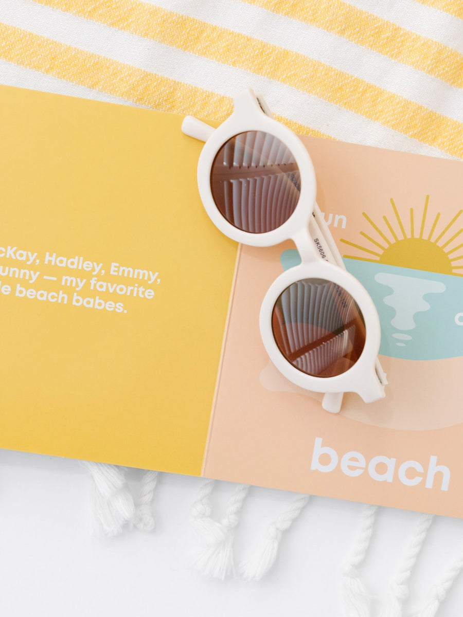 Beach Baby Board Book Baby-Kids : Toys : Books Left Hand Book House Beach Baby Board Book for Babies | Colored Organics®