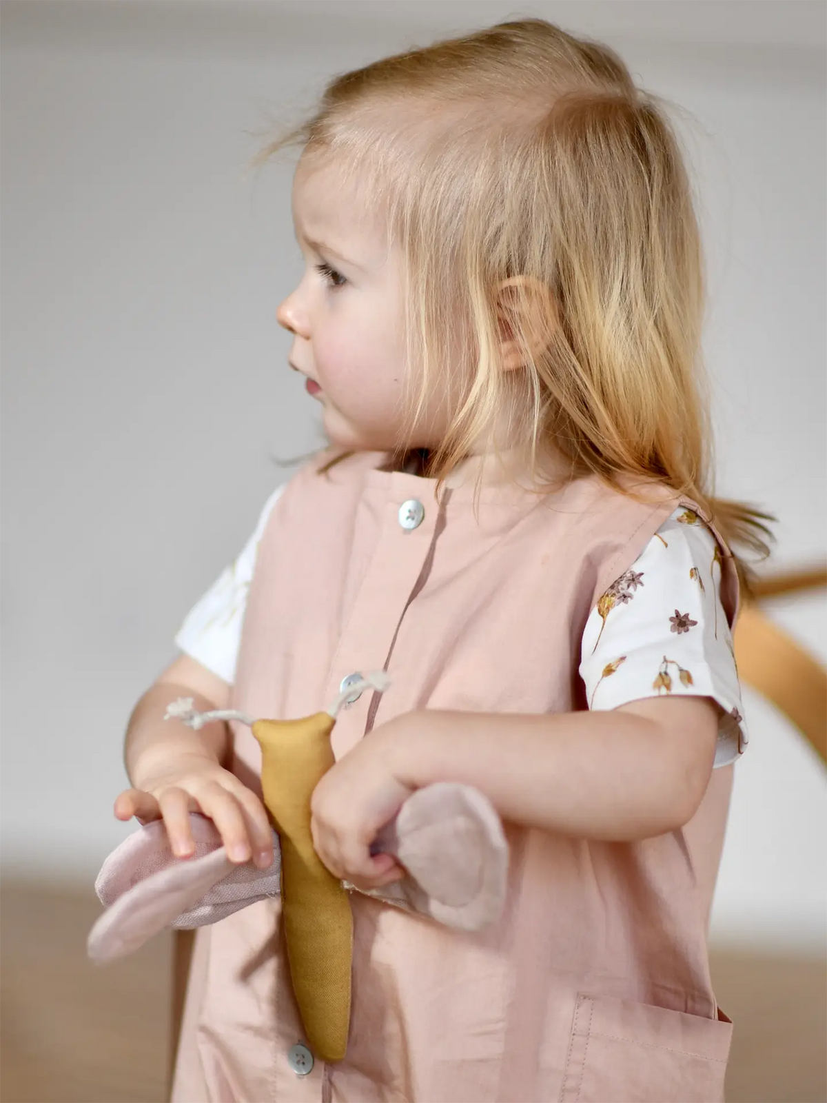 Crinkle Plush Butterfly Baby : Toys : Plush + Crinkle Saga Copenhagen Crinkle Plush Butterfly for Baby | Colored Organics®