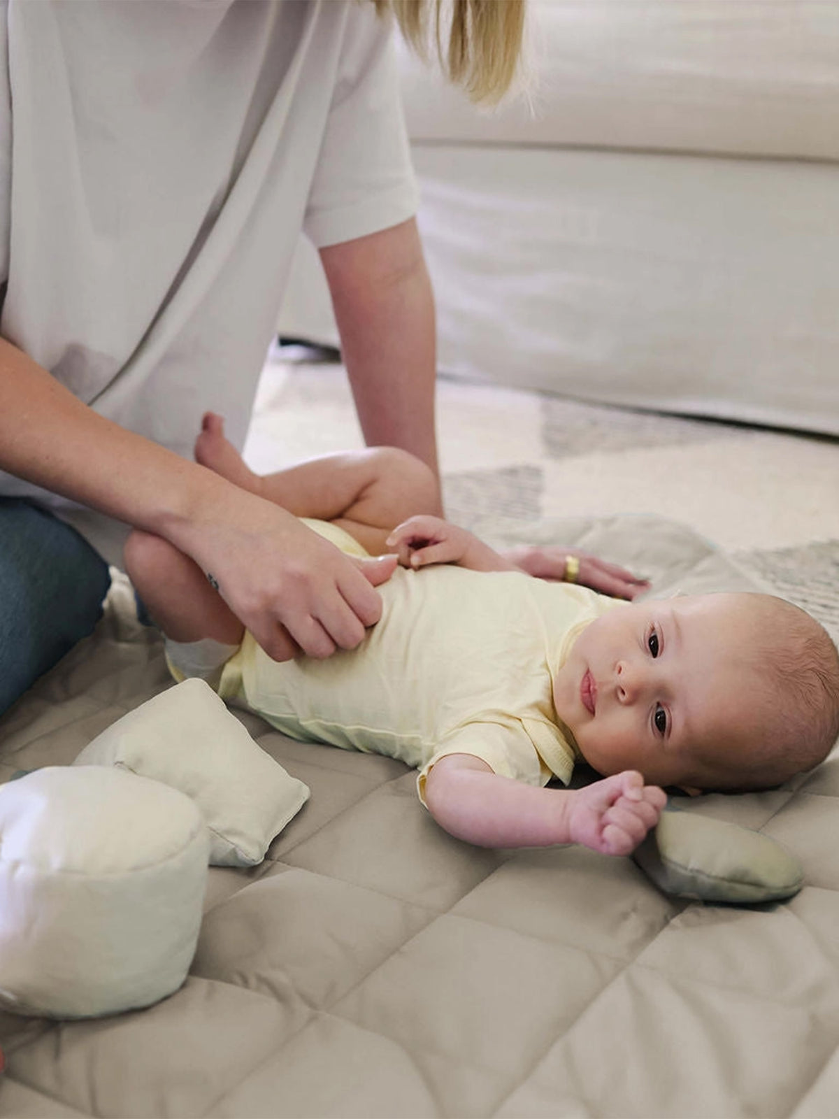 Play Mat Baby : Parent : Gear : Travel Snuggle Me Organic Snuggle Me Organic Play Mat for Baby | Colored Organics®