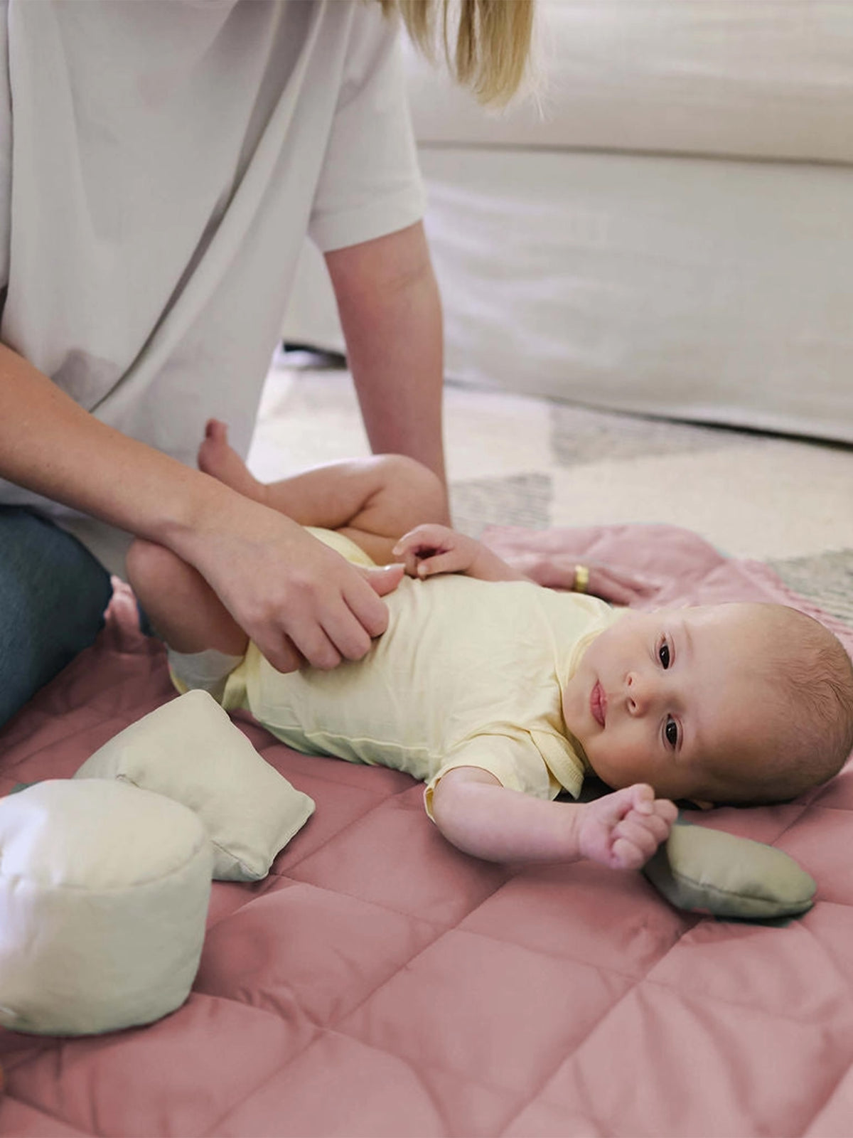 Play Mat Baby : Parent : Gear : Travel Snuggle Me Organic Snuggle Me Organic Play Mat for Baby | Colored Organics®